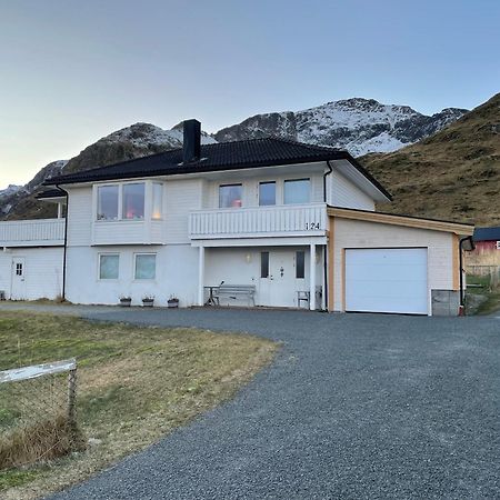 Heloise'S Accommodation Fredvang Exterior photo
