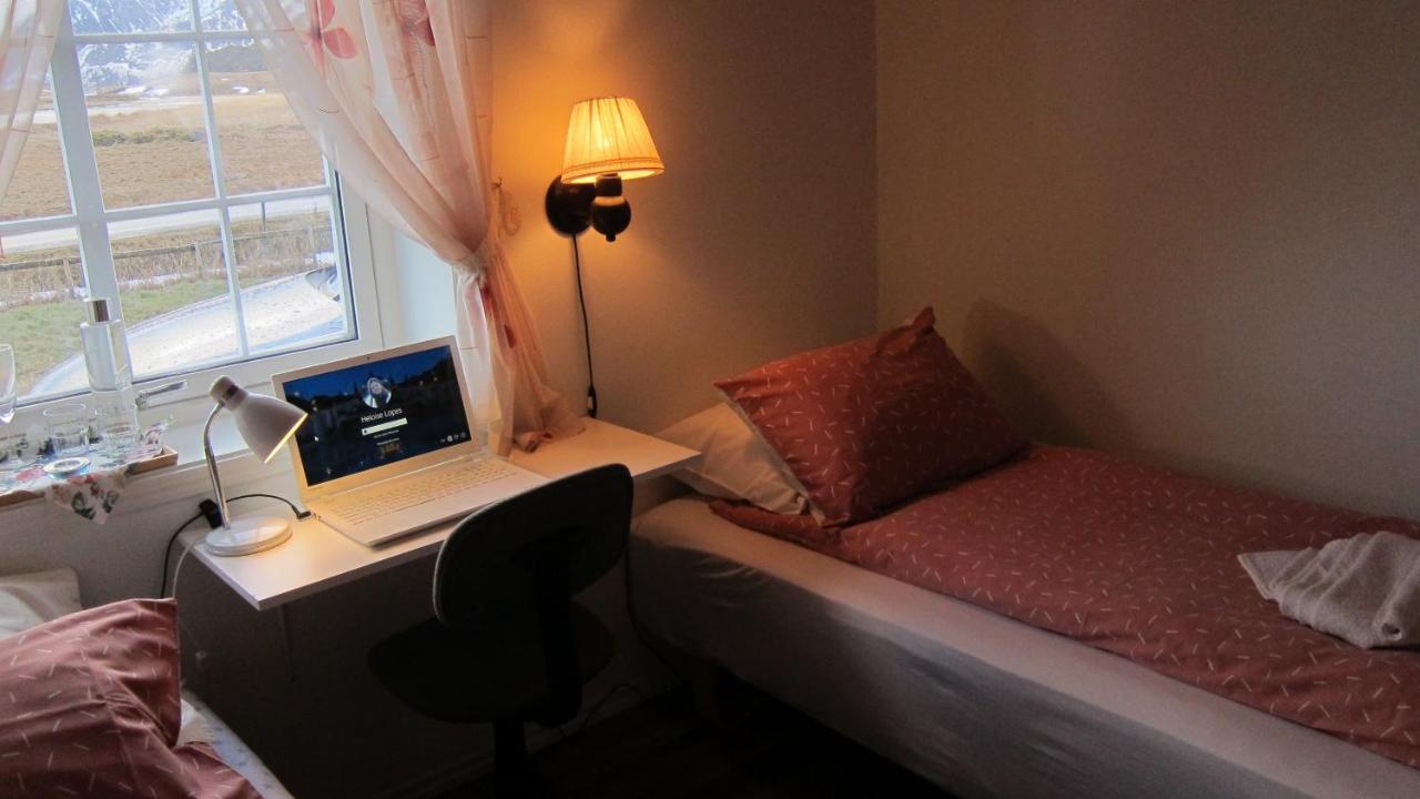 Heloise'S Accommodation Fredvang Exterior photo